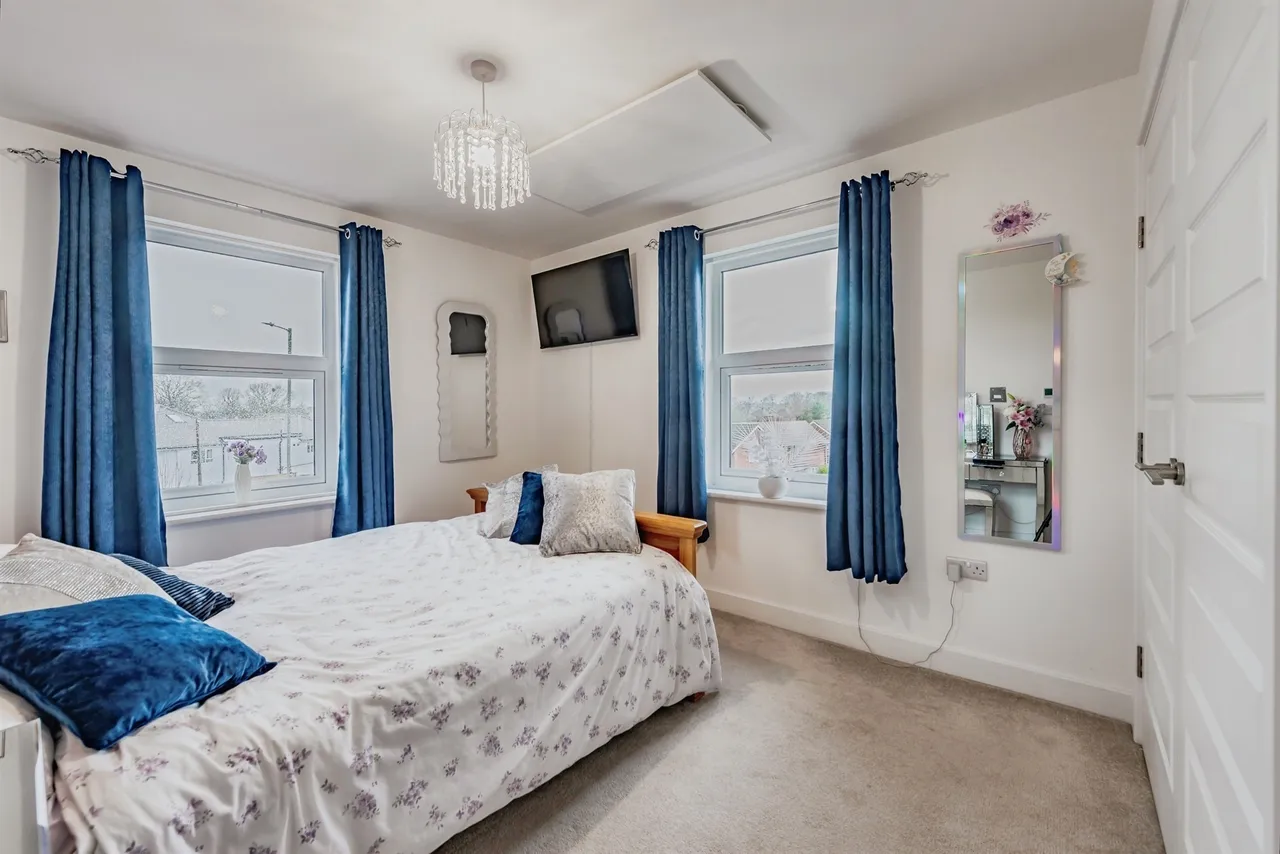 Lumley Road, HORLEY, photo 7