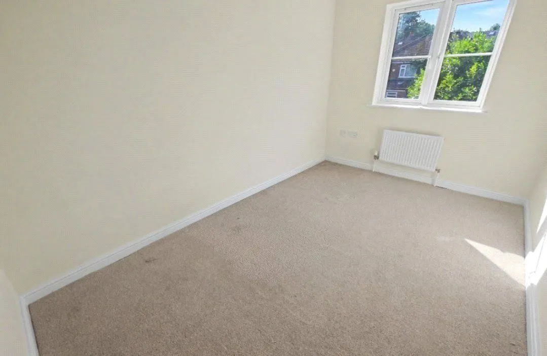 Stanningley Road, Armley, LS12, photo 6
