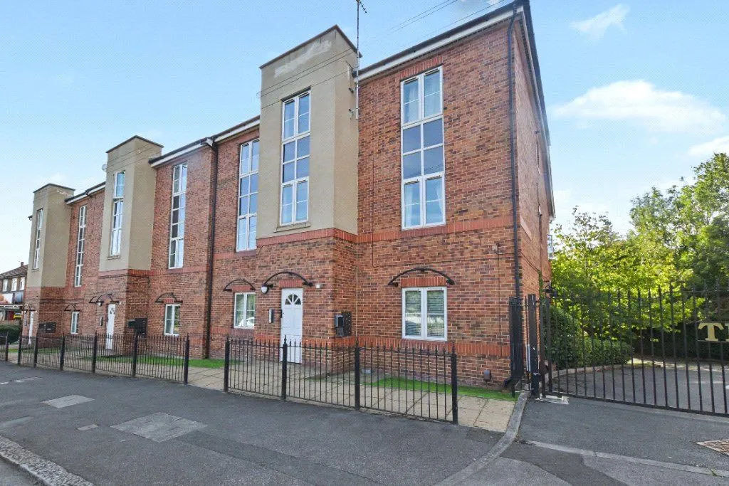 2 bed flat for sale, Stanningley Road, Armley, LS12