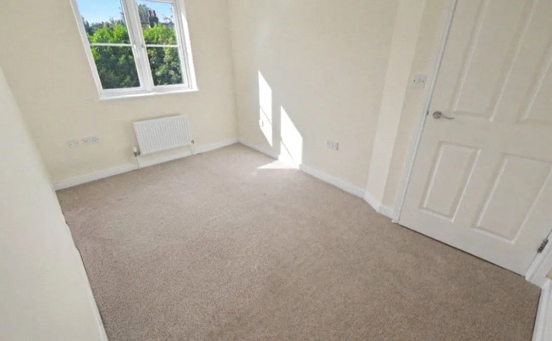 Stanningley Road, Armley, LS12, photo 7