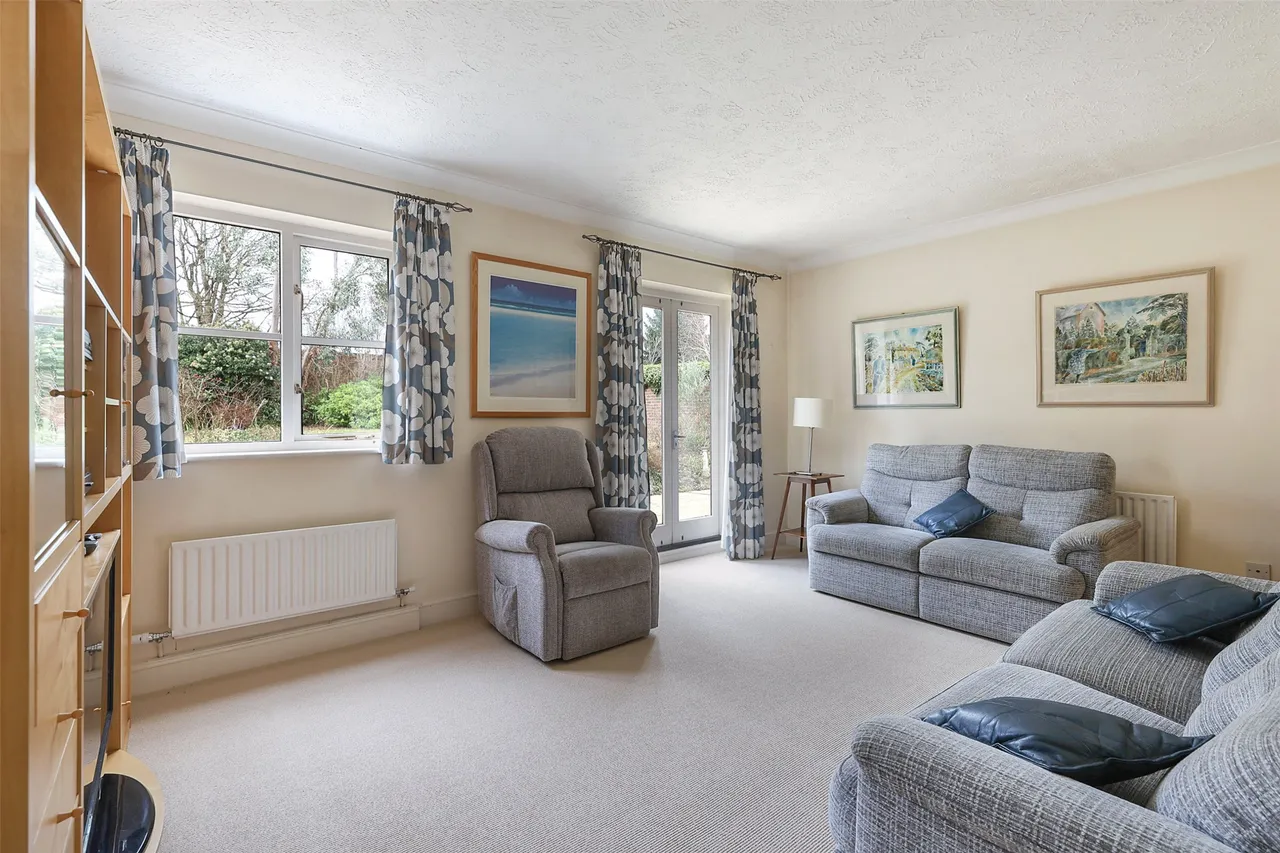 Home Farm Close, Betchworth, RH3, photo 3