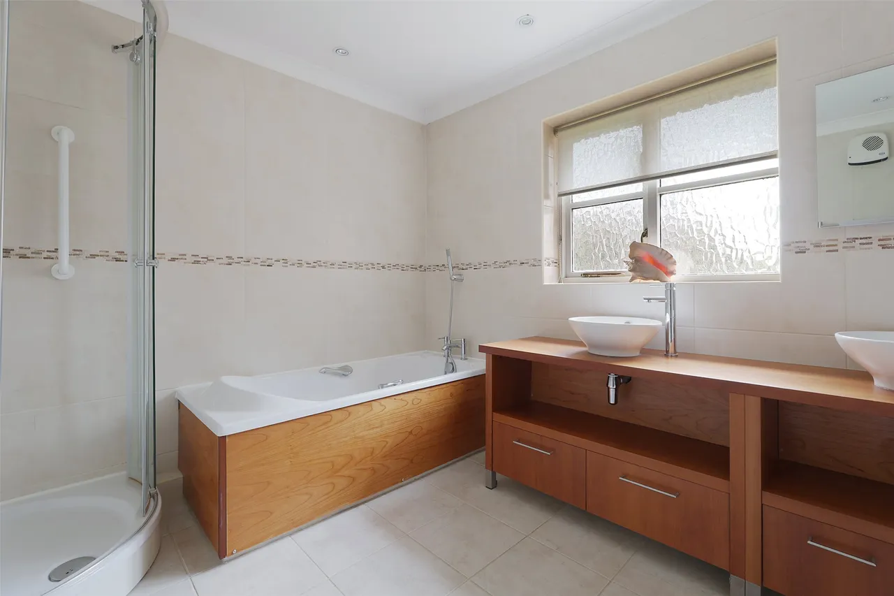 Home Farm Close, Betchworth, RH3, photo 24