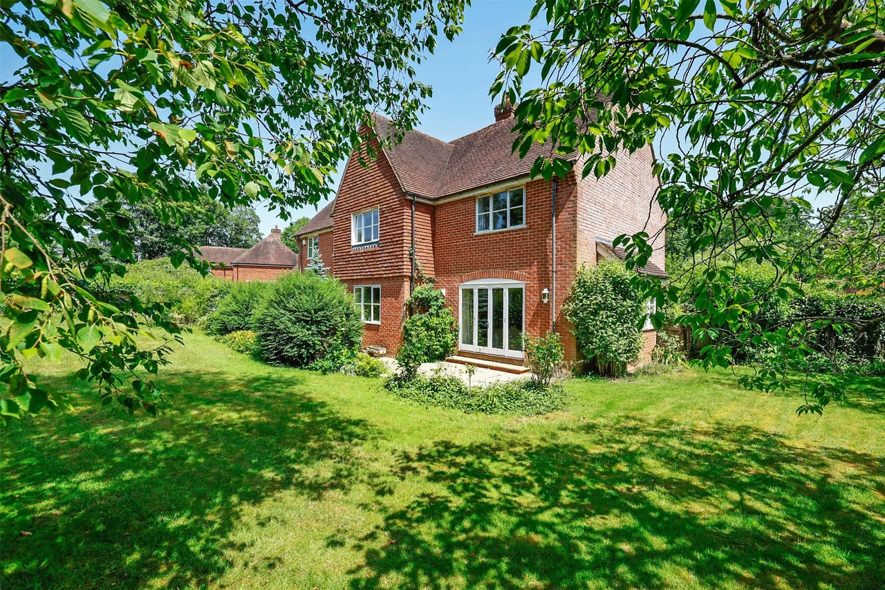 Home Farm Close, Betchworth, RH3, photo 10