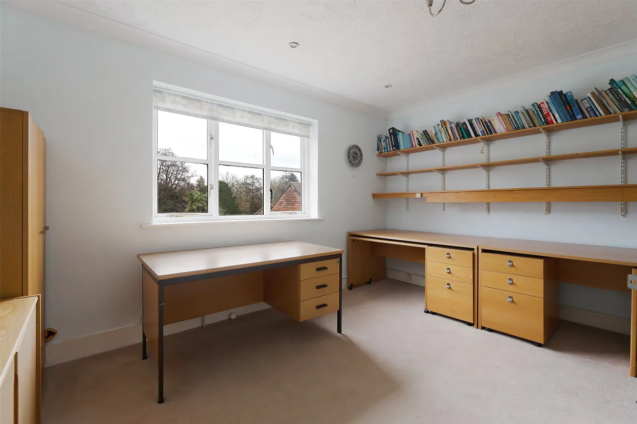 Home Farm Close, Betchworth, RH3, photo 19
