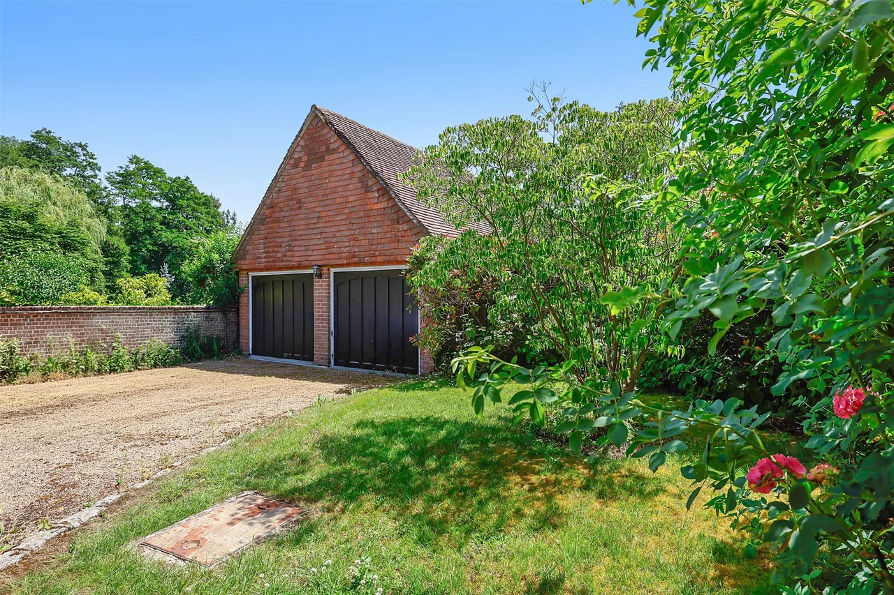 Home Farm Close, Betchworth, RH3, photo 27