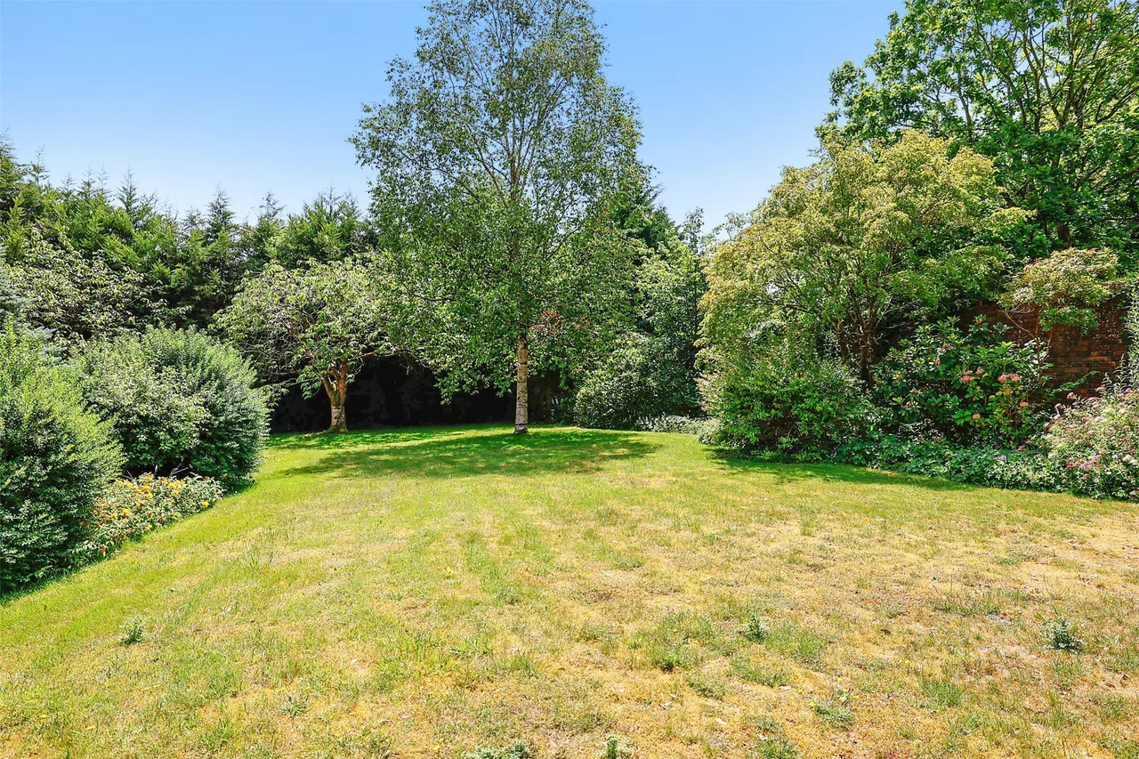 Home Farm Close, Betchworth, RH3, photo 14