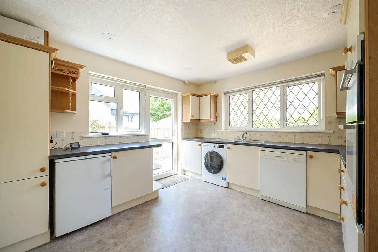 Browns Lane, Storrington, RH20, photo 7