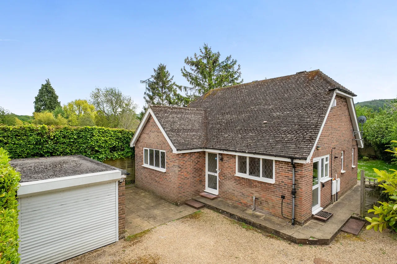 3 bed property for sale, Browns Lane, Storrington, RH20