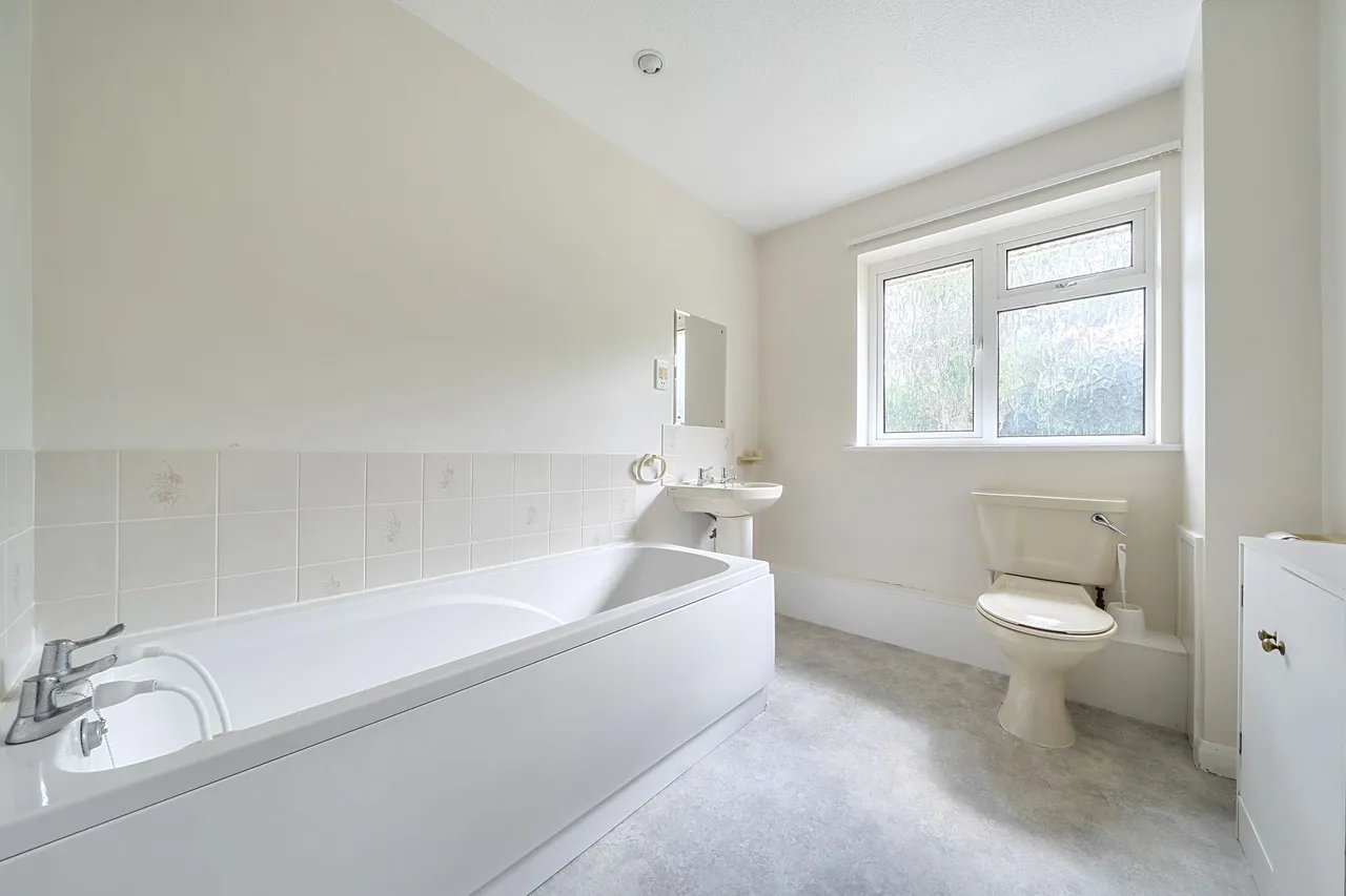 Browns Lane, Storrington, RH20, photo 9