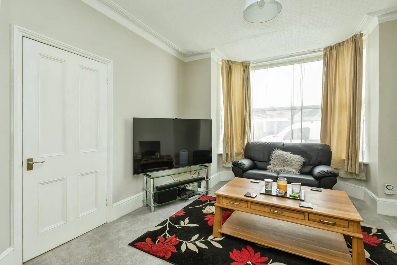 Bulverhythe Road, St. Leonards-On-Sea, photo 4