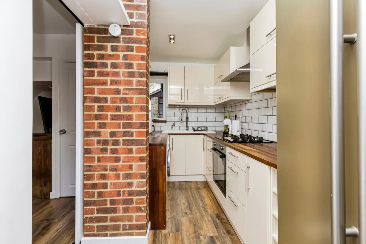 Brooklands Road, Crawley, RH11, photo 8