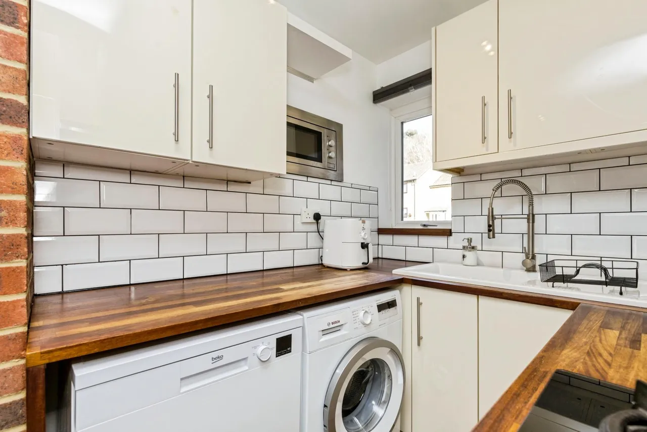 Brooklands Road, Crawley, RH11, photo 6