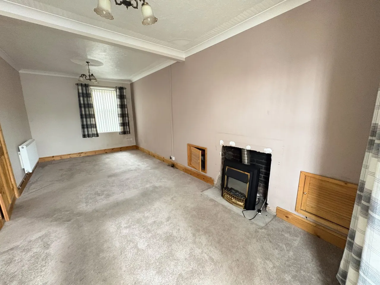 College Street, Ammanford, SA18, photo 4
