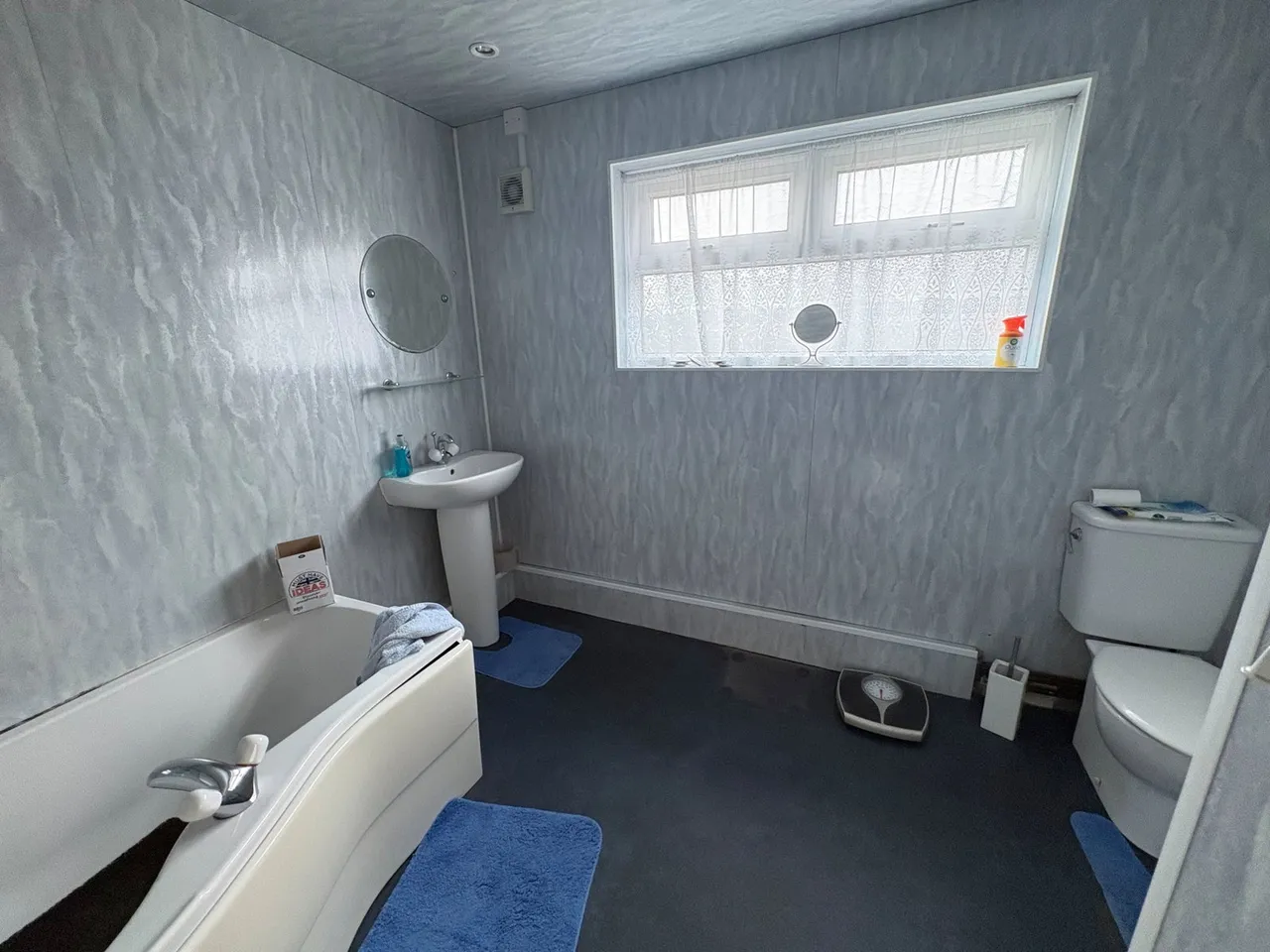 College Street, Ammanford, SA18, photo 5