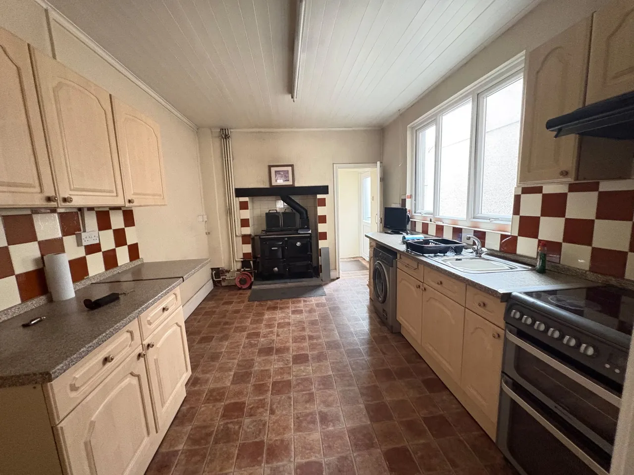 College Street, Ammanford, SA18, photo 2