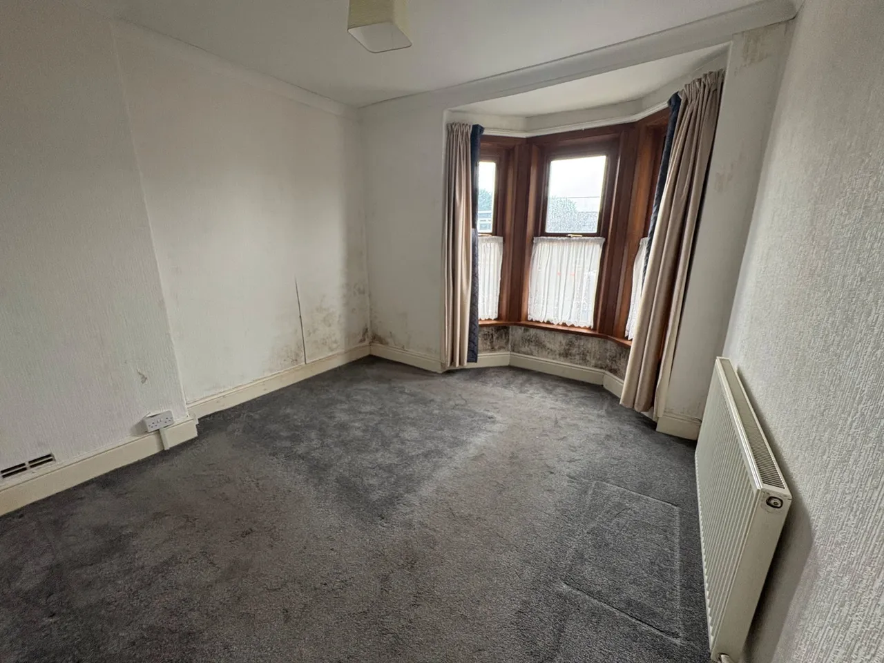 College Street, Ammanford, SA18, photo 6