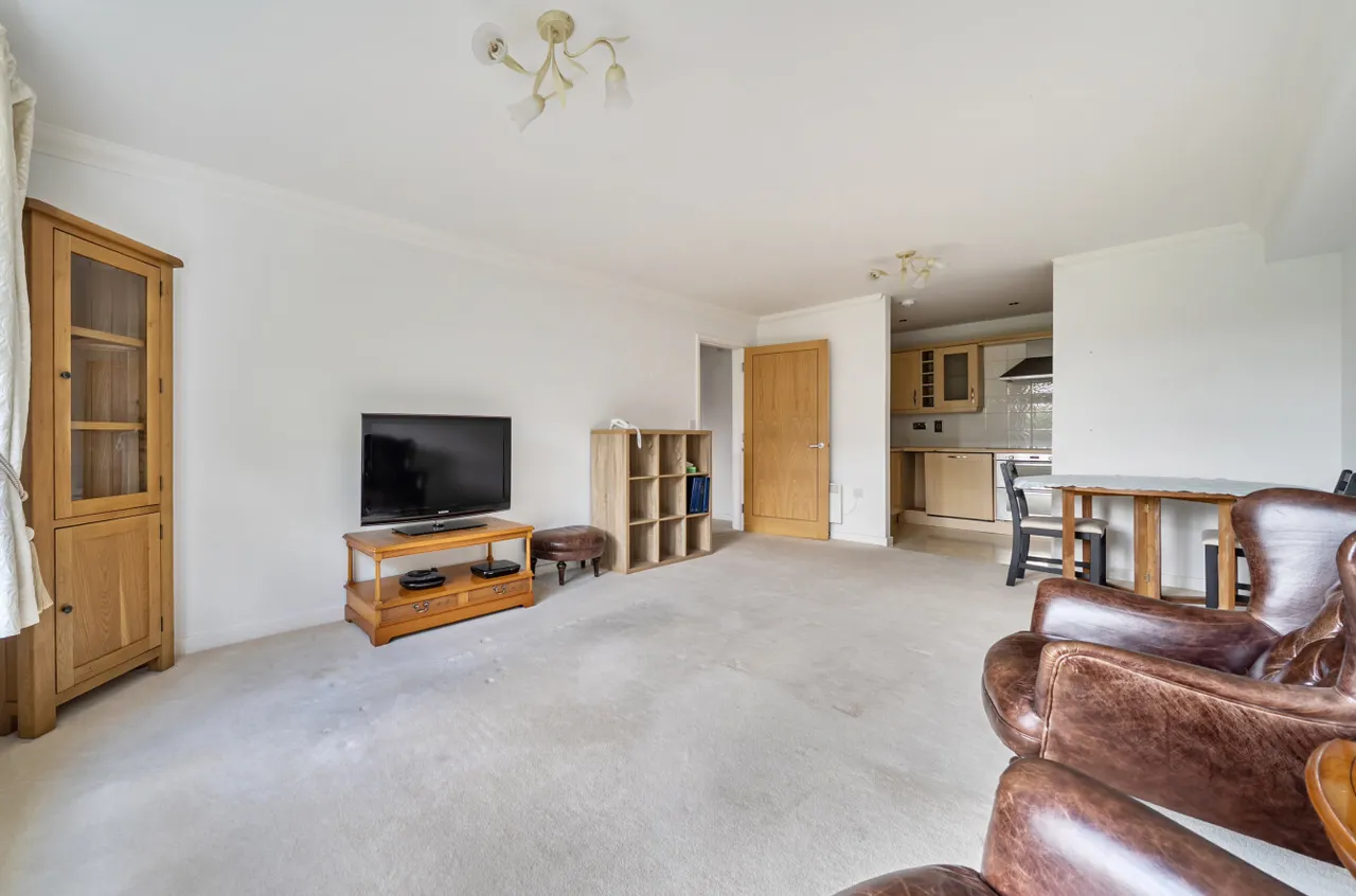 Portsmouth Road, Milford, GU8, photo 8