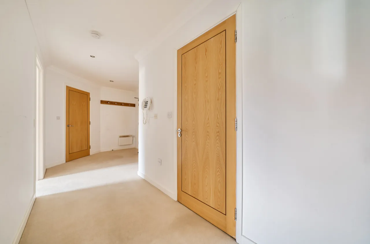 Portsmouth Road, Milford, GU8, photo 16