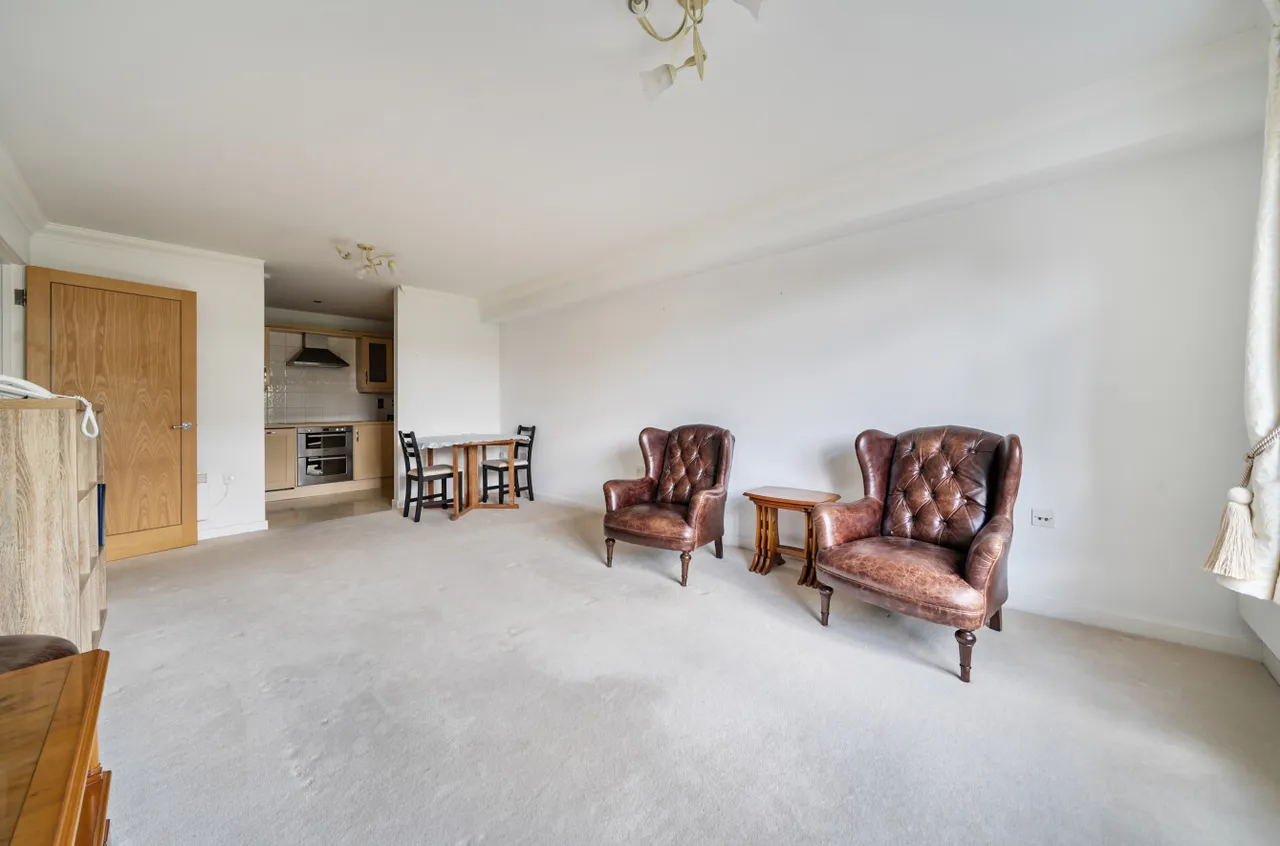 Portsmouth Road, Milford, GU8, photo 9