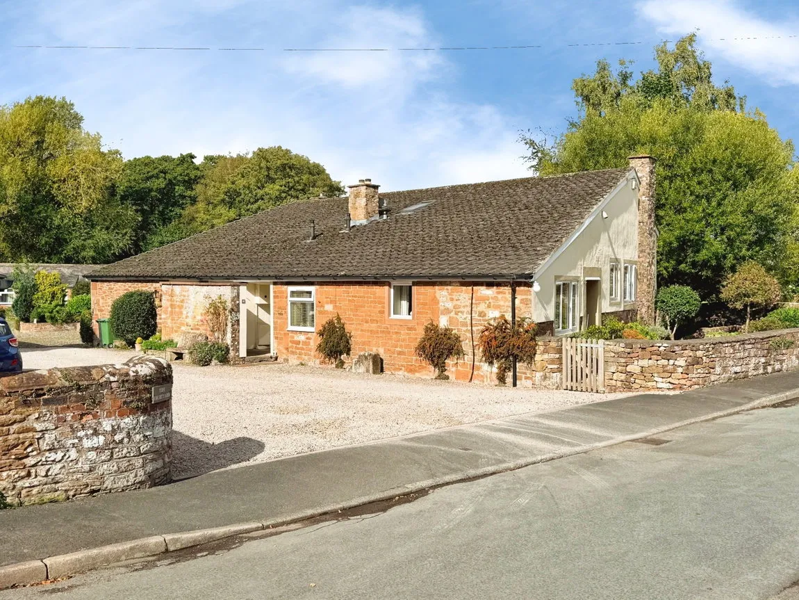 3 bed house for sale, The Courtyard, Broadwath, CA8