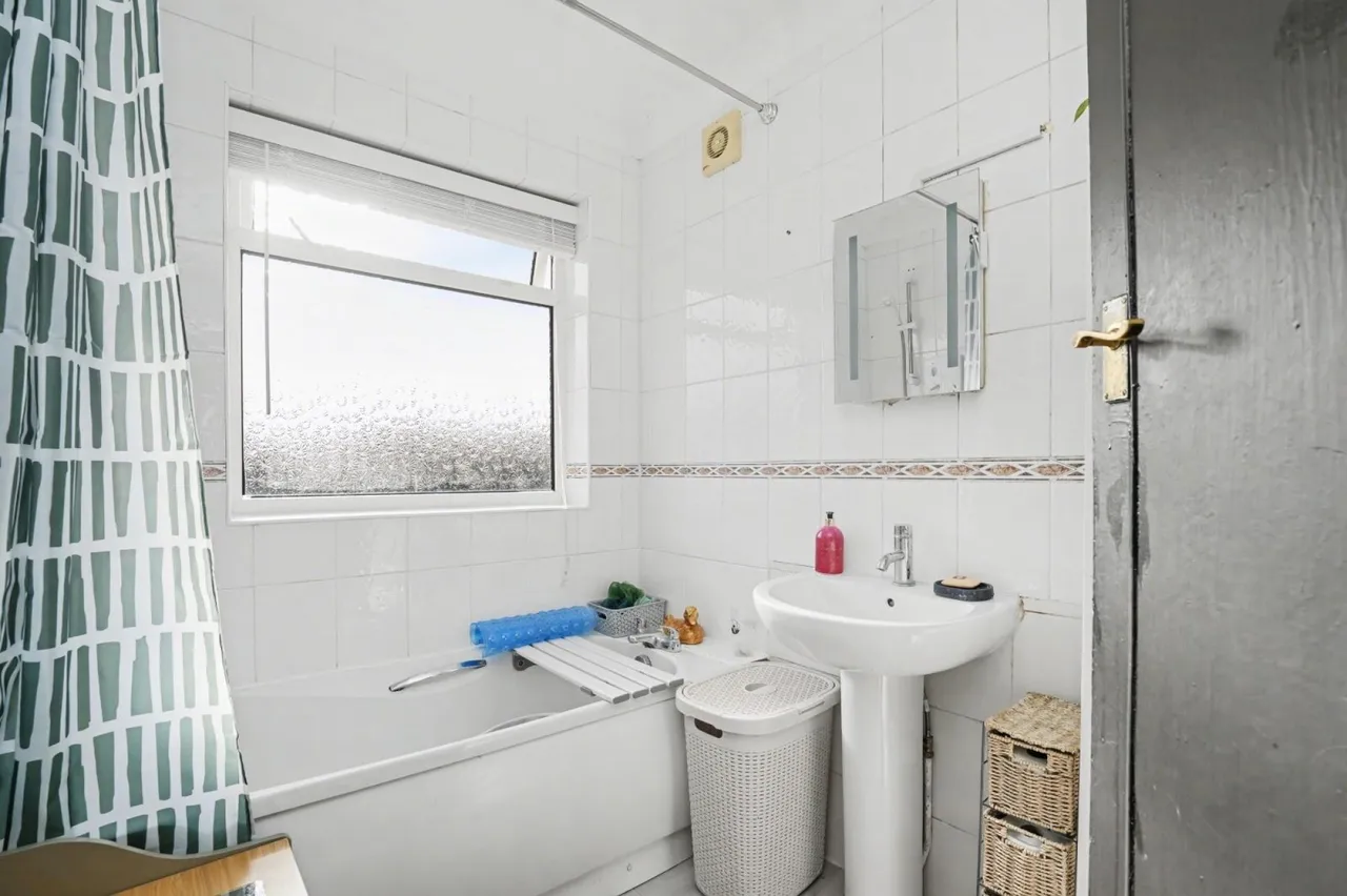 Paternoster Close, Waltham Abbey, photo 17