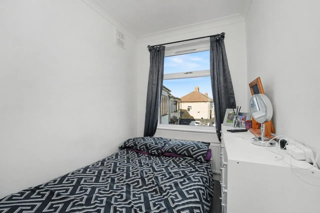 Paternoster Close, Waltham Abbey, photo 16