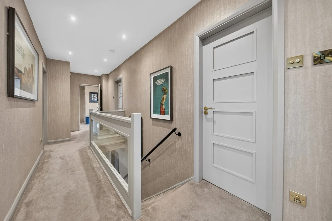 The Drive, Adel, LS16, photo 15