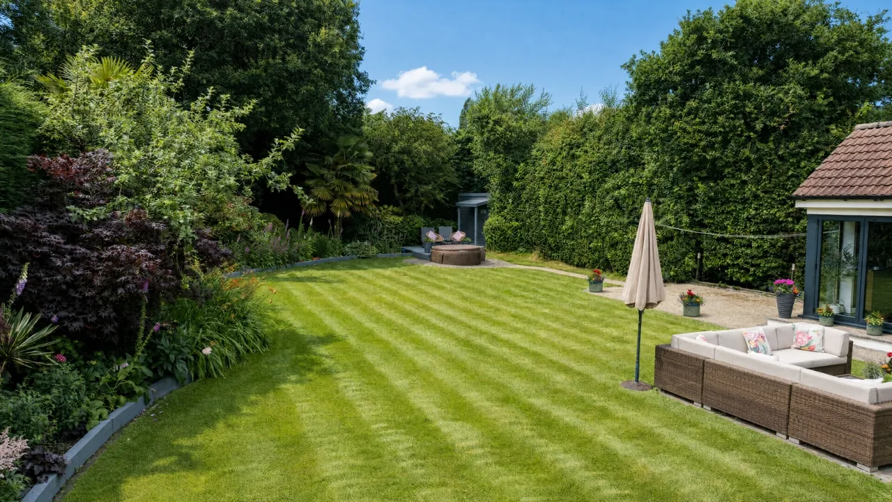 The Drive, Adel, LS16, photo 27
