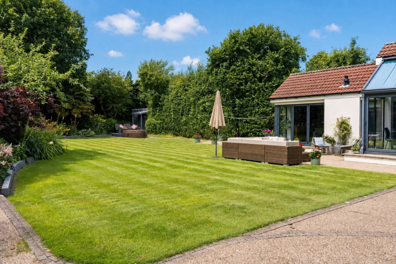 The Drive, Adel, LS16, photo 29