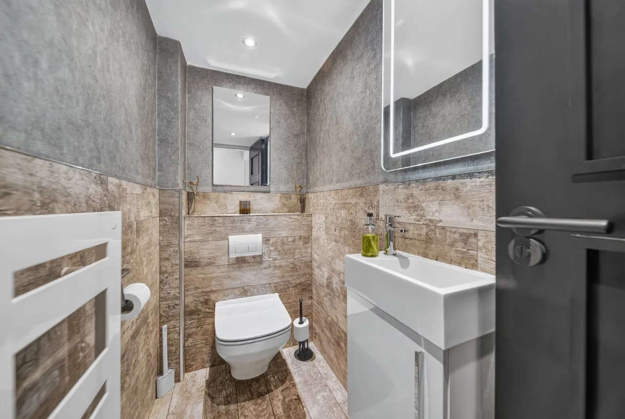 The Drive, Adel, LS16, photo 13
