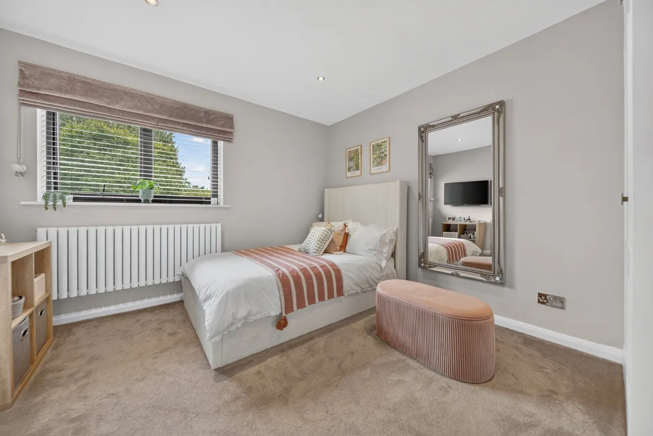 The Drive, Adel, LS16, photo 21