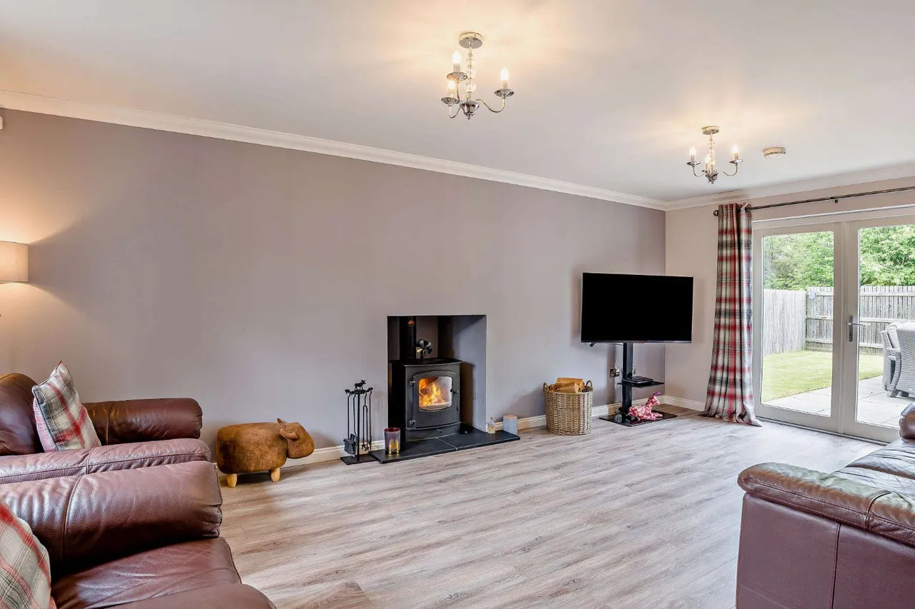 Canmore Road, Braemar, Ballater, Aberdeenshire, AB35 5XG, photo 10