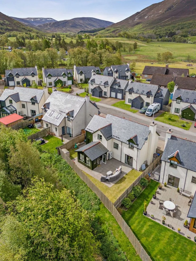Canmore Road, Braemar, Ballater, Aberdeenshire, AB35 5XG, photo 3