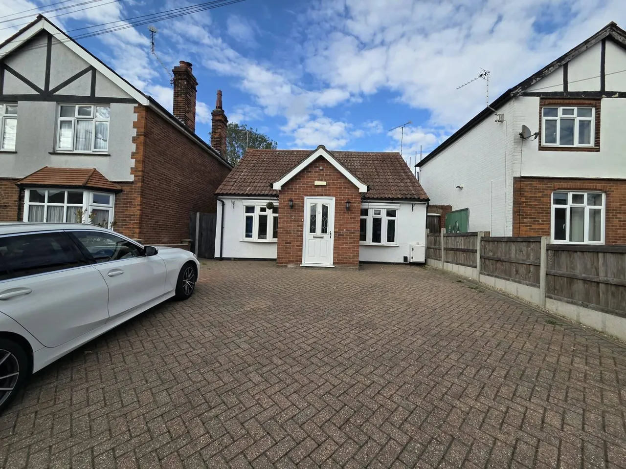 6 bed house to rent — 6 Bedroom Bungalow, Harwich Road, Colchester, CO4