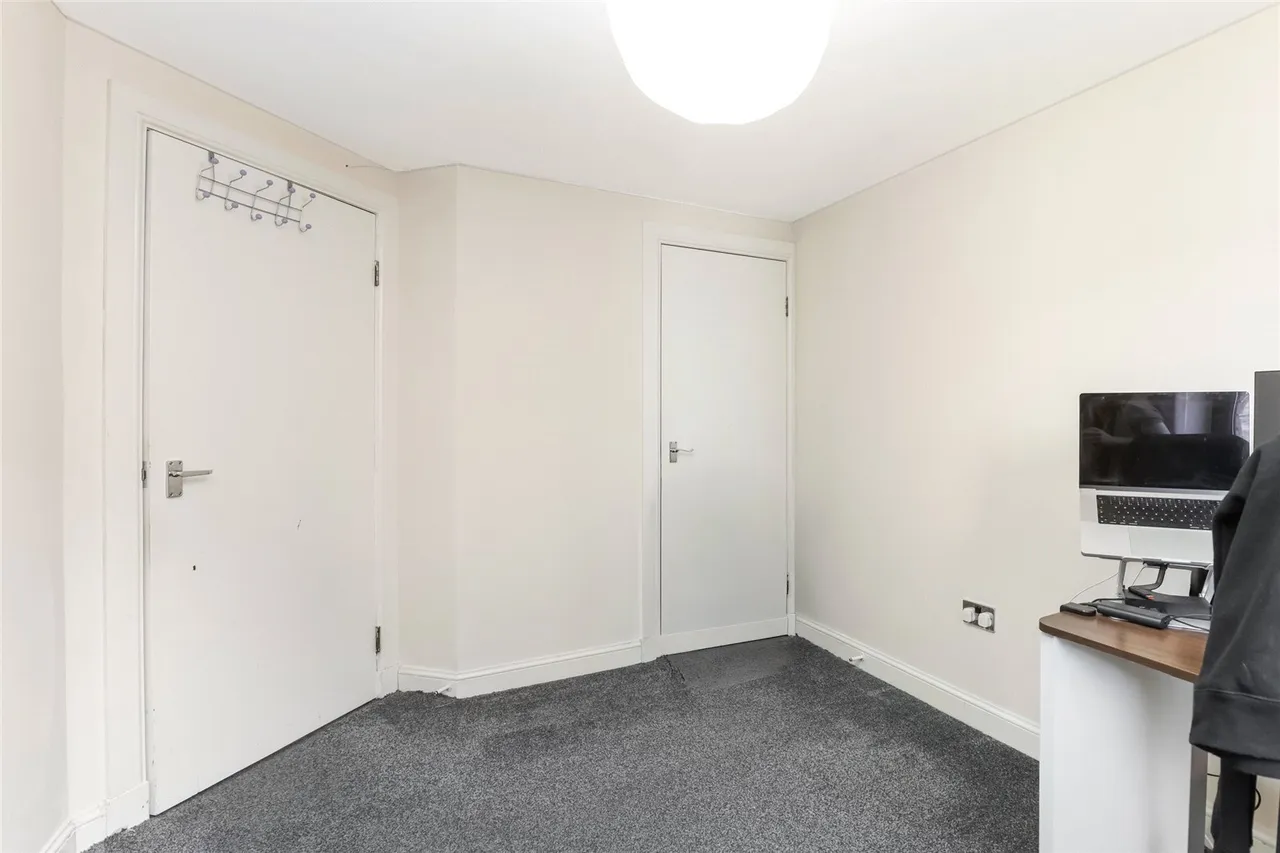 Parsonage Square, Colleglands, G4, photo 12