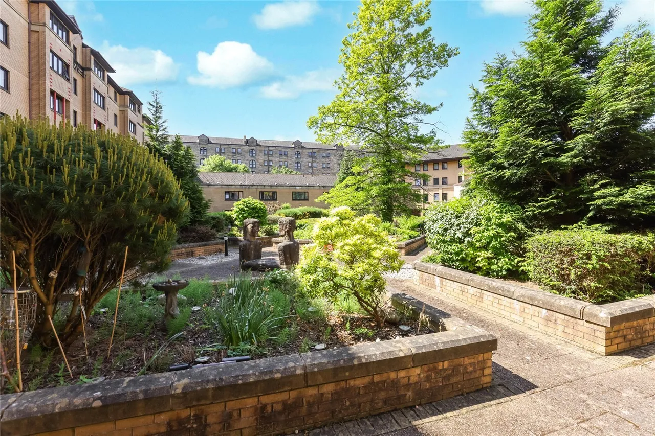Parsonage Square, Colleglands, G4, photo 14