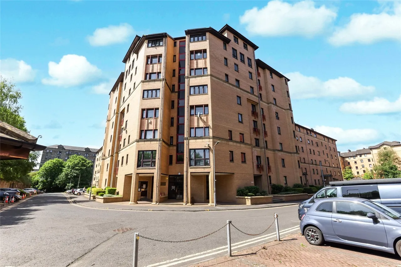 2 bed flat for sale, Parsonage Square, Colleglands, G4