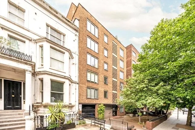 1 bed flat for sale — Earls Court Road, London, W8 6QL