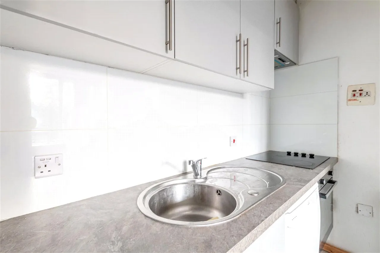 Earls Court Road, London, W8 6QL, photo 4