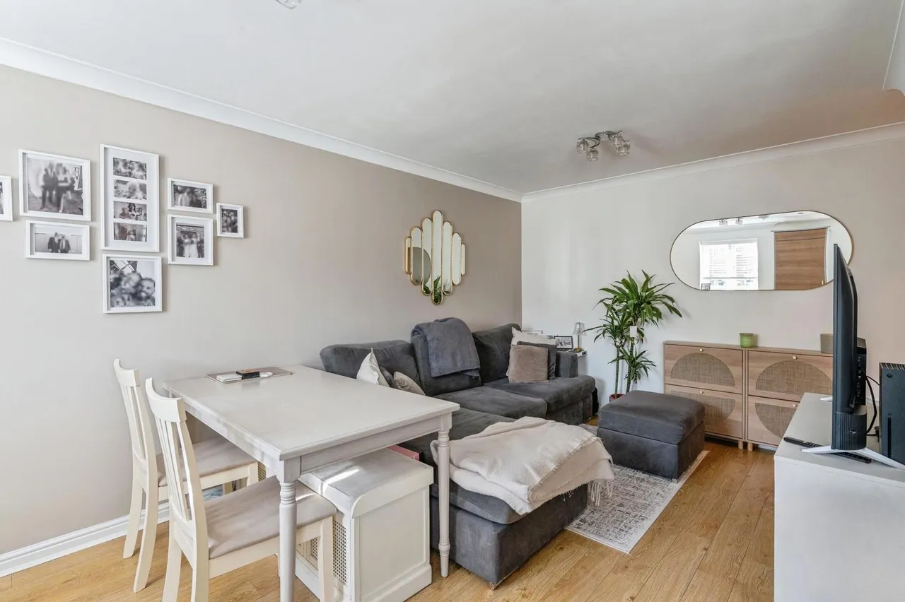 Roche Close, Rochford, Essex, SS4, photo 3