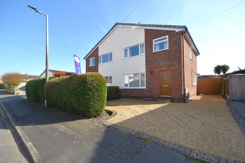 3 bed house for sale, Hampton Crescent, Nomans Heath