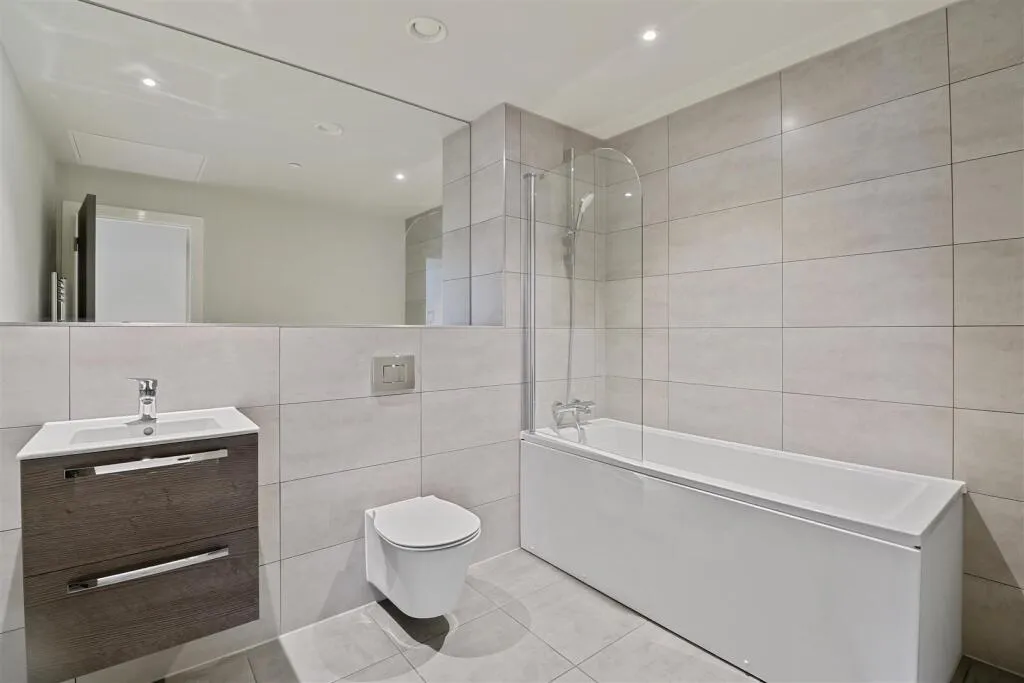 Steel House, Slough, SL2, photo 5