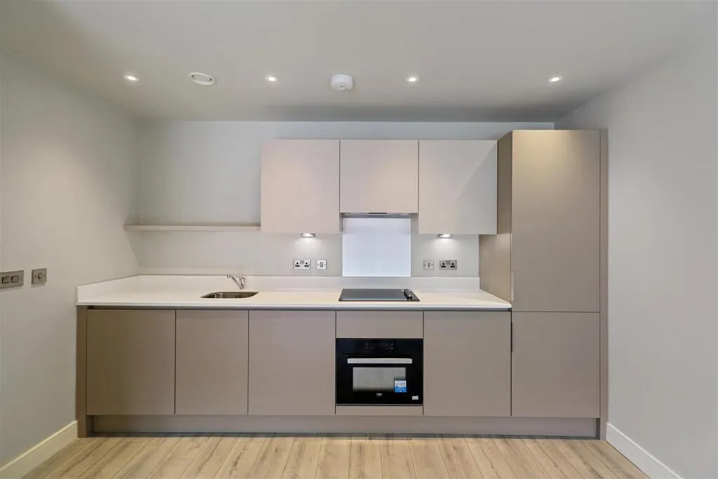 Steel House, Slough, SL2, photo 2