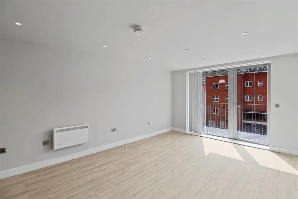 Steel House, Slough, SL2, photo 3