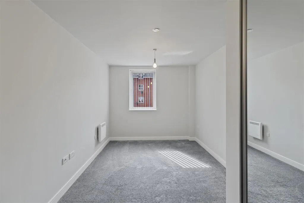 Steel House, Slough, SL2, photo 6