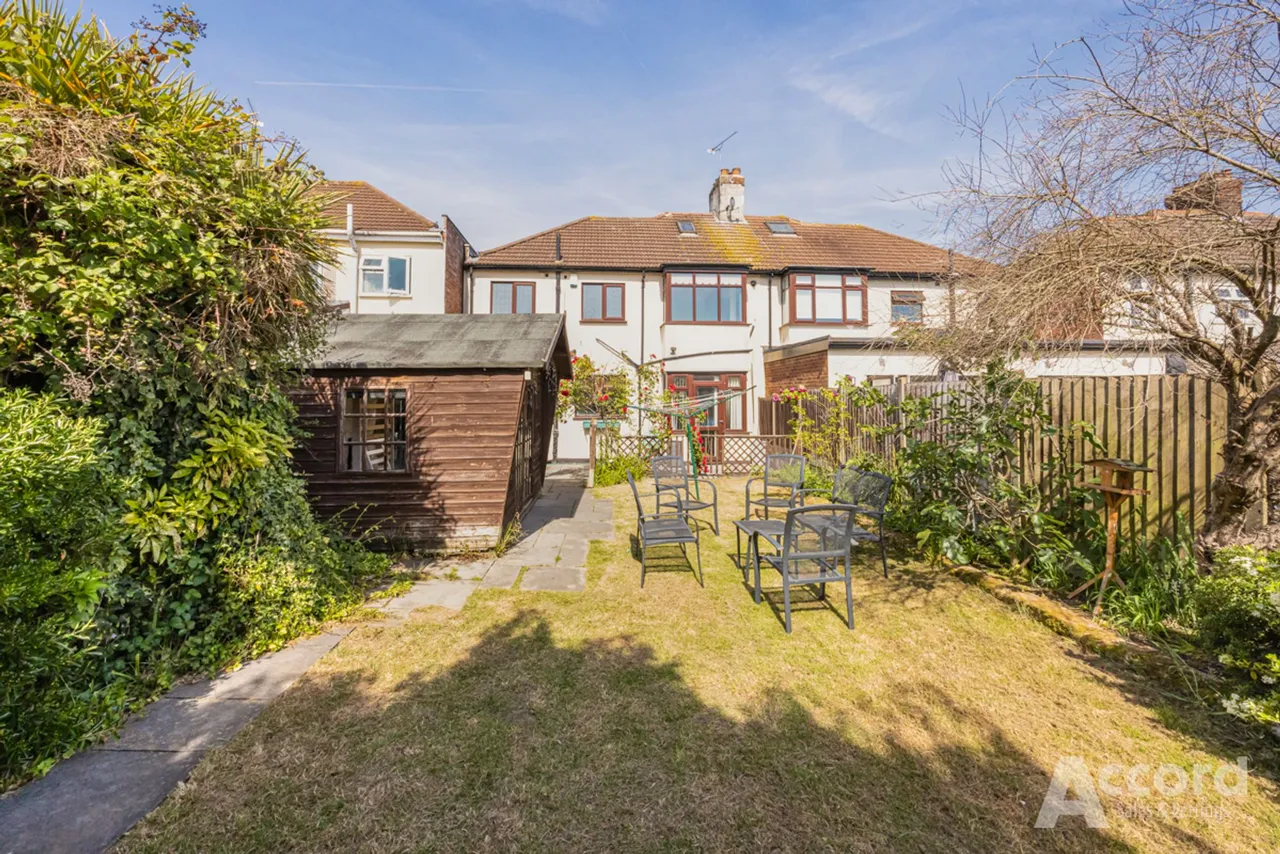 Pettits Lane North, Romford, RM1, photo 22