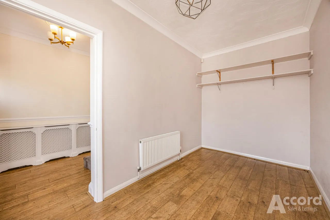 Pettits Lane North, Romford, RM1, photo 39