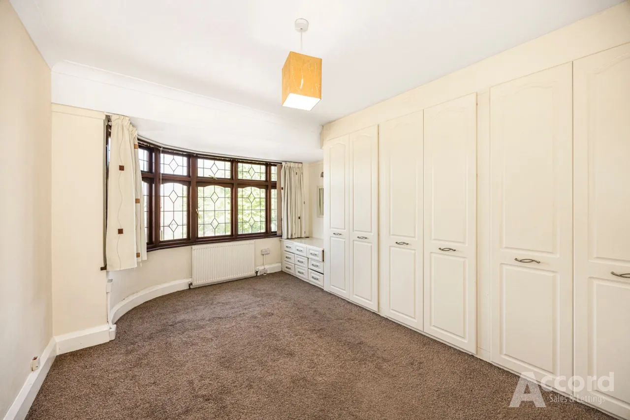 Pettits Lane North, Romford, RM1, photo 42