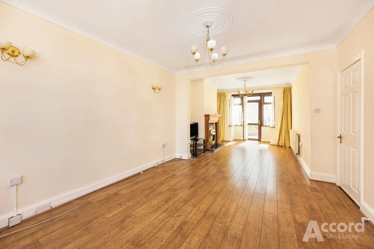 Pettits Lane North, Romford, RM1, photo 37