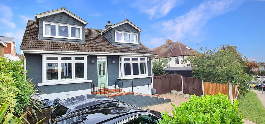 4 bed house for sale — London Hill, Rayleigh, Essex, SS6 7HW